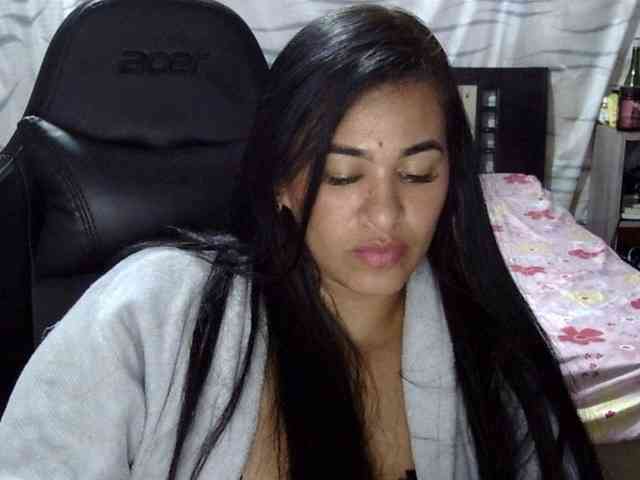 Letty33 webcam