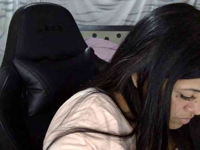 Letty33 webcam