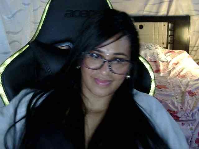 Letty33 webcam