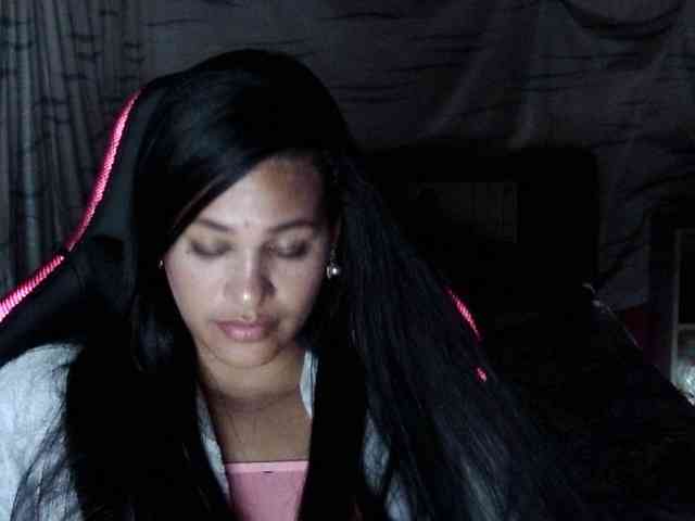 Letty33 webcam