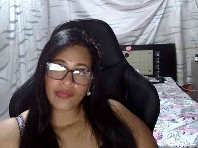 Letty33 webcam