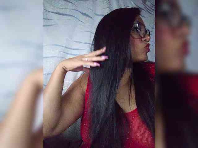 Letty33 webcam