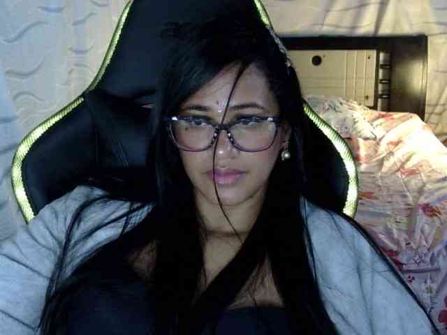 Letty33 webcam