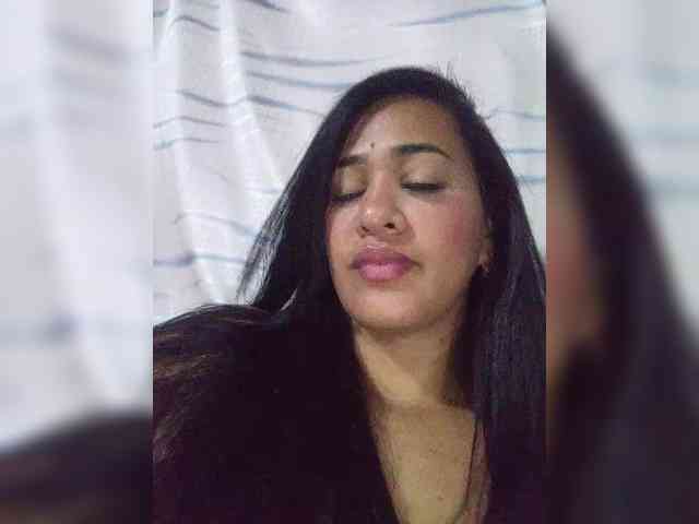 Letty33 webcam