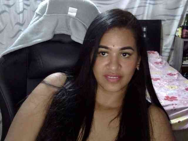 Letty33 webcam