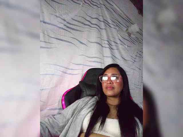 Letty33 webcam
