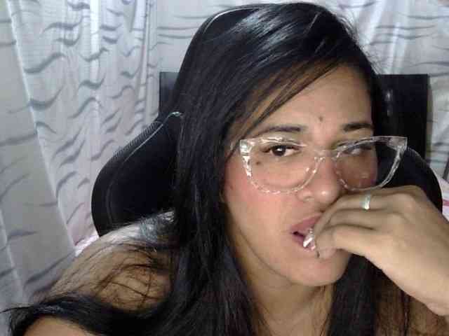 Letty33 webcam