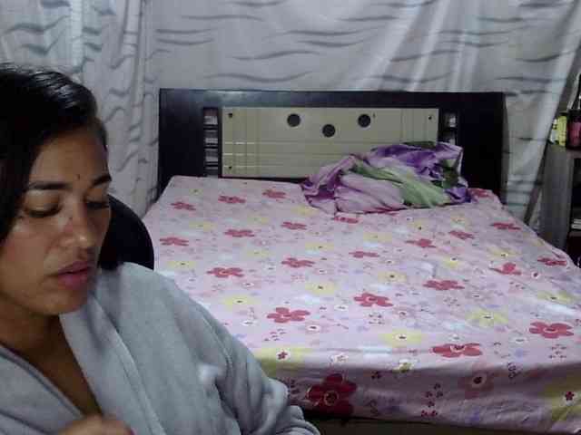 Letty33 webcam