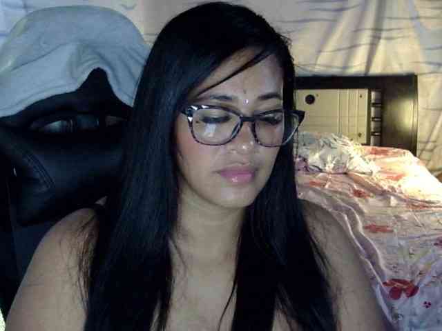 Letty33 webcam