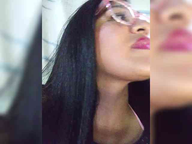 Letty33 webcam