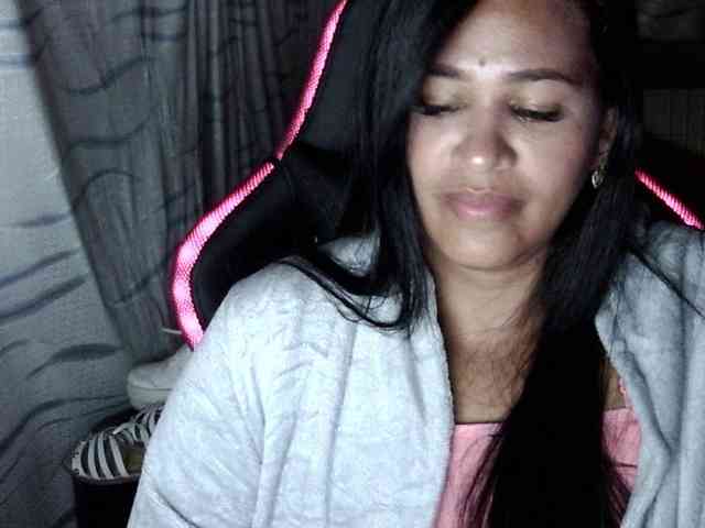 Letty33 webcam