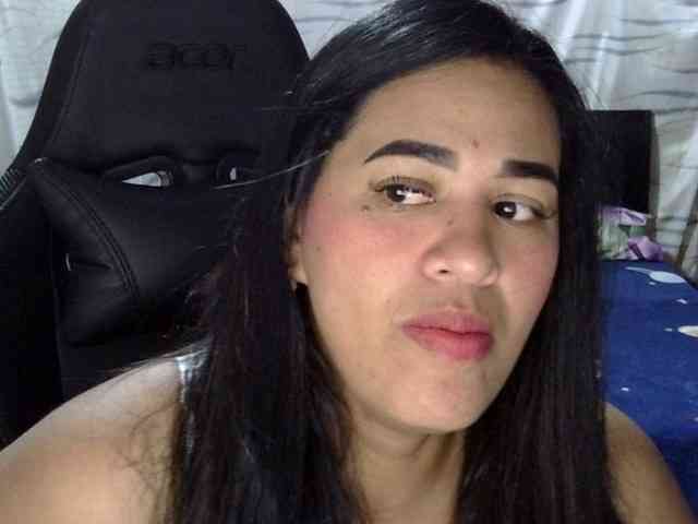 Letty33 webcam
