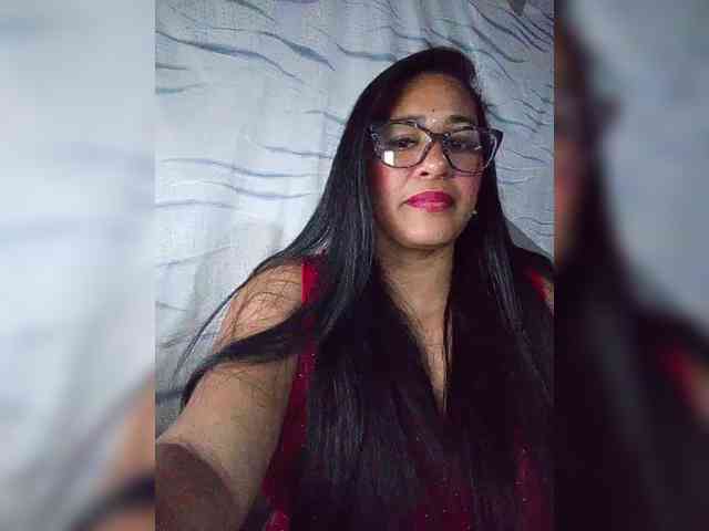 Letty33 webcam