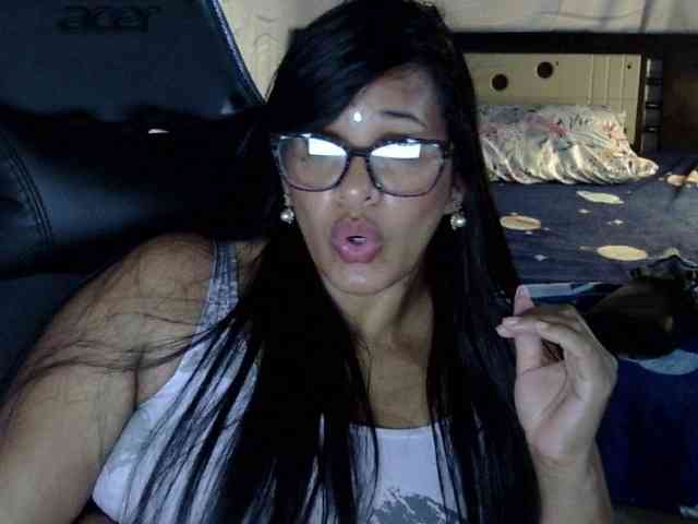 Letty33 webcam