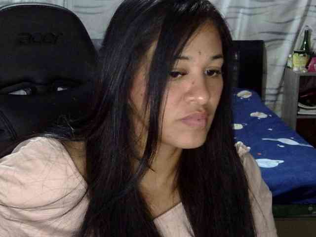 Letty33 webcam