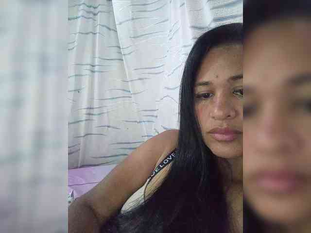 Letty33 webcam