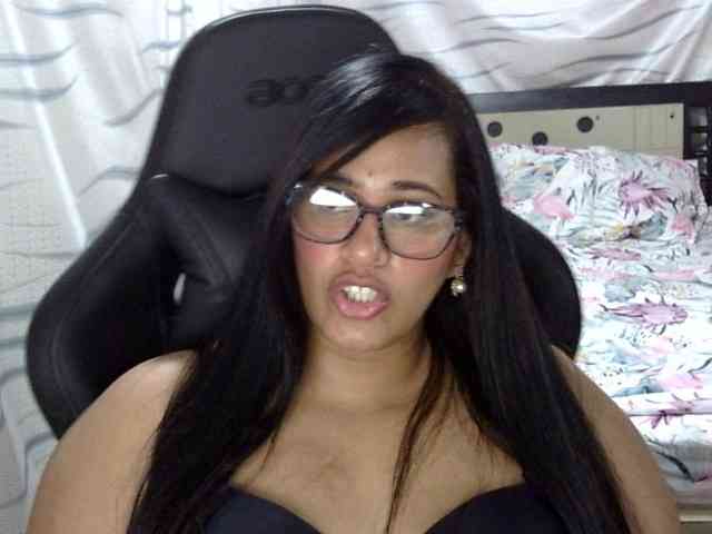 Letty33 webcam