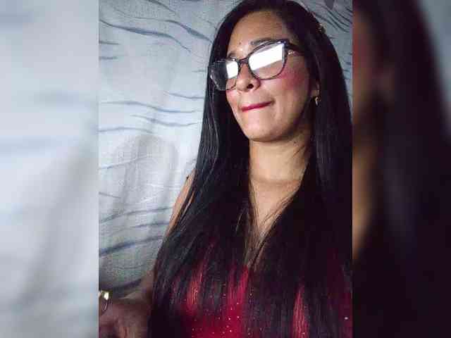 Letty33 webcam