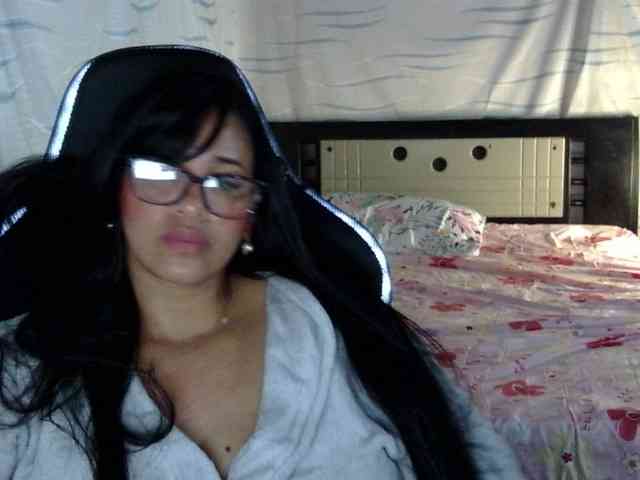 Letty33 webcam