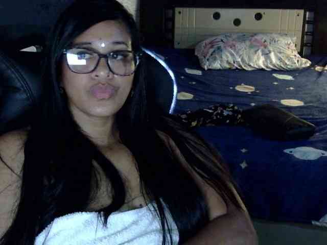 Letty33 webcam