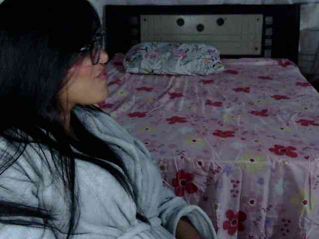 Letty33 webcam
