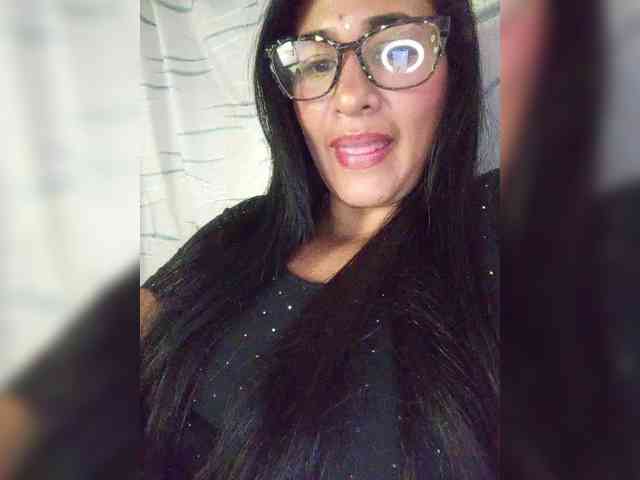 Letty33 webcam