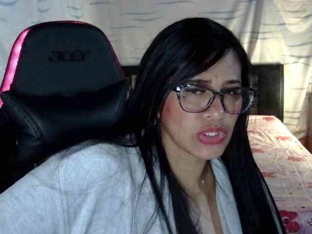 Letty33 webcam
