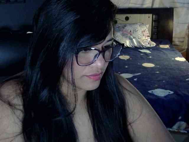 Letty33 webcam
