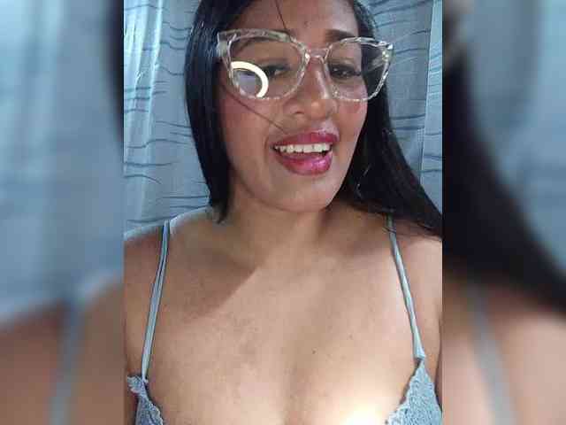 Letty33 webcam