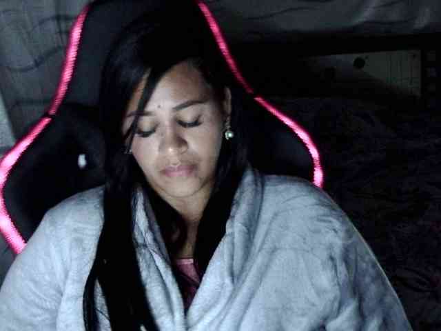 Letty33 webcam