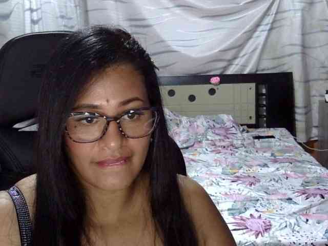 Letty33 webcam