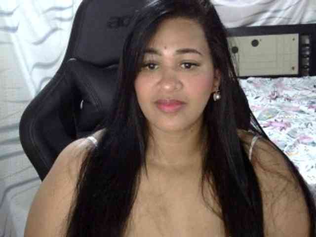 Letty33 webcam