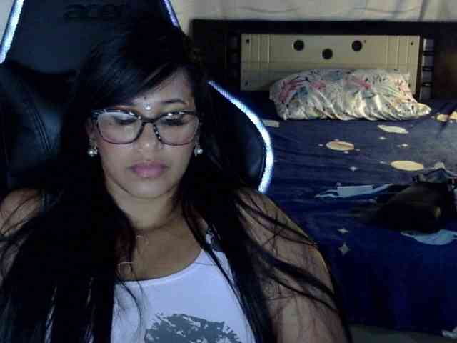 Letty33 webcam