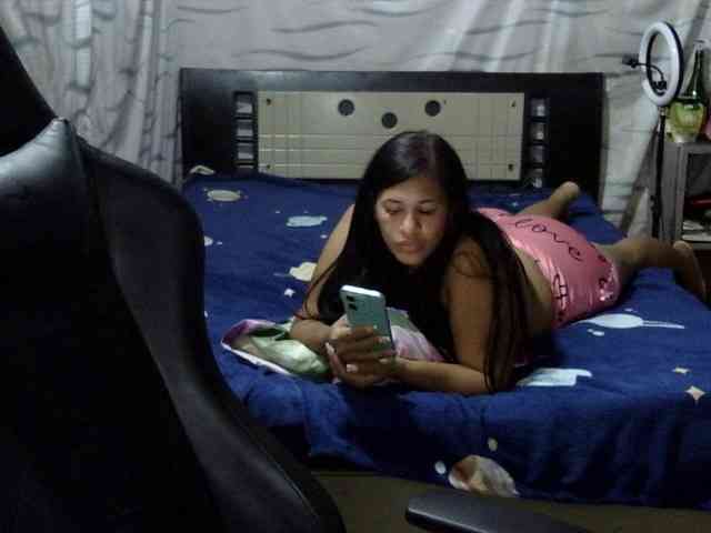 Letty33 webcam