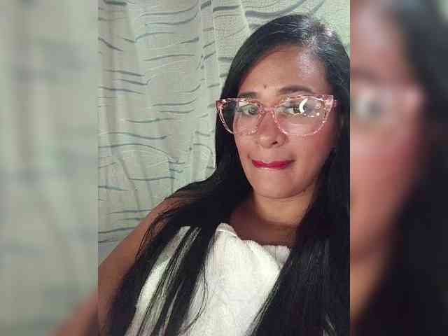 Letty33 webcam