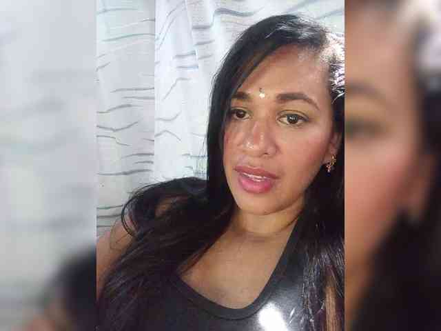 Letty33 webcam