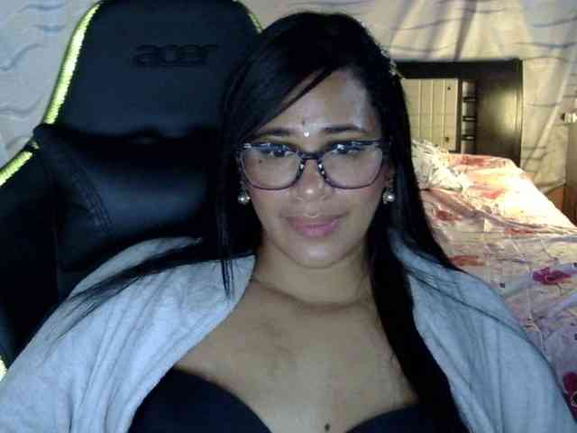 Letty33 webcam