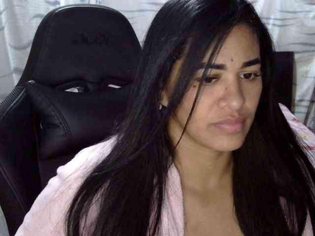 Letty33 webcam