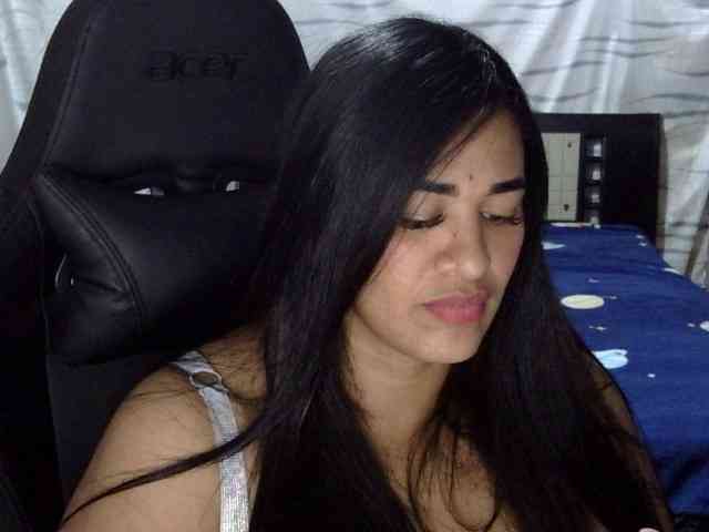 Letty33 webcam