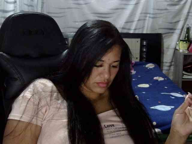 Letty33 webcam