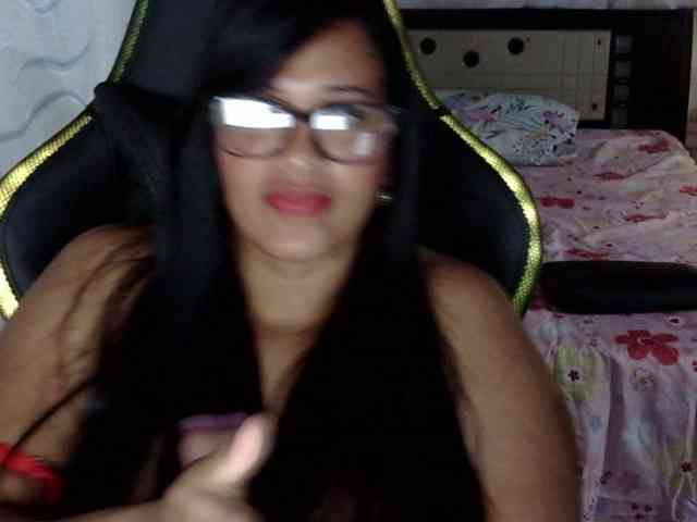 Letty33 webcam
