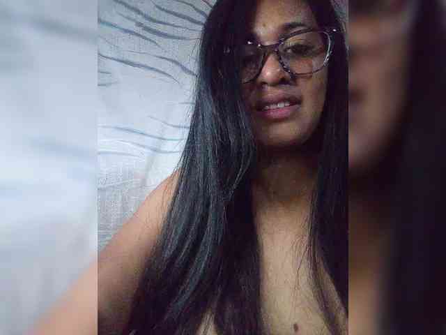 Letty33 webcam