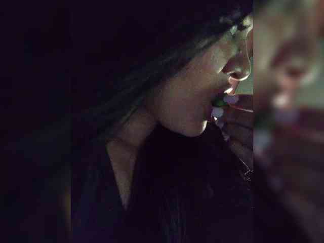 Letty33 webcam
