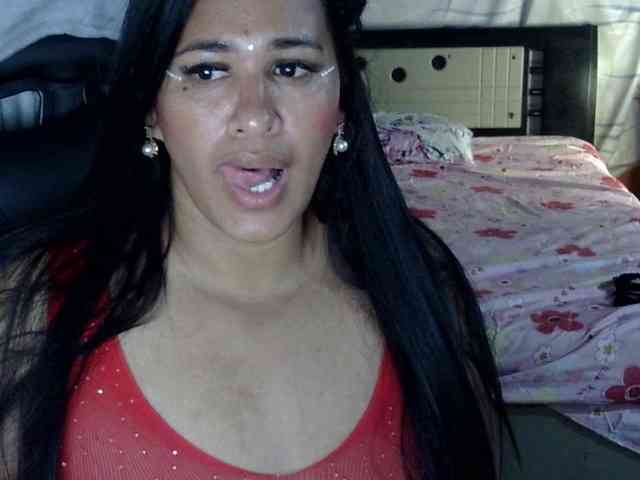 Letty33 webcam