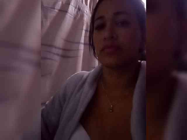 Letty33 webcam