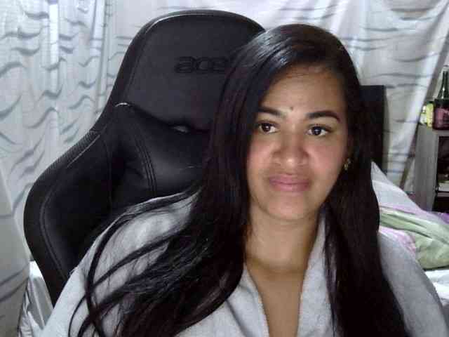 Letty33 webcam