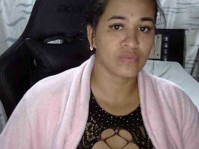 Letty33 webcam