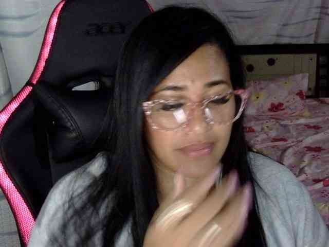 Letty33 webcam