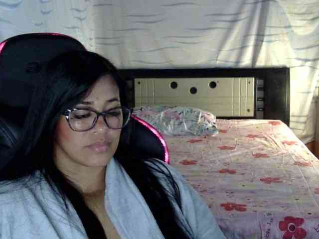 Letty33 webcam