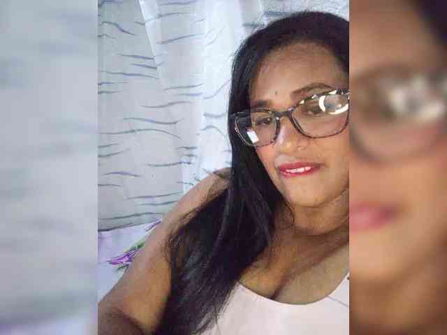 Letty33 webcam
